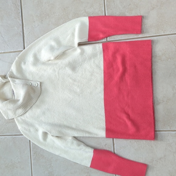 Gap women's size small coral and cream color block sweater - Picture 1 of 5